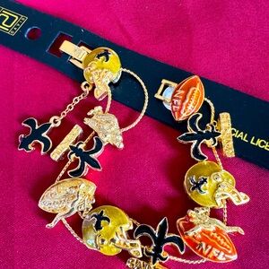 ❤️ Peter David Saints  New Orleans  Football,  Helmet Gold Tone  Bracelet
